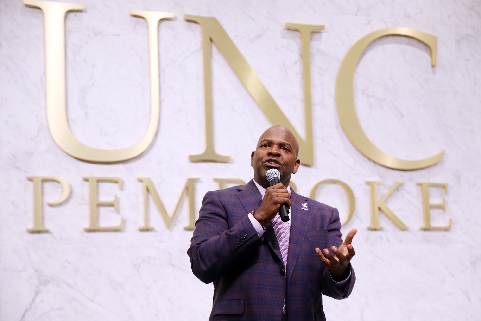 Alumnus Newy Scruggs offers advice to students during a keynote talk on September 2, 2025