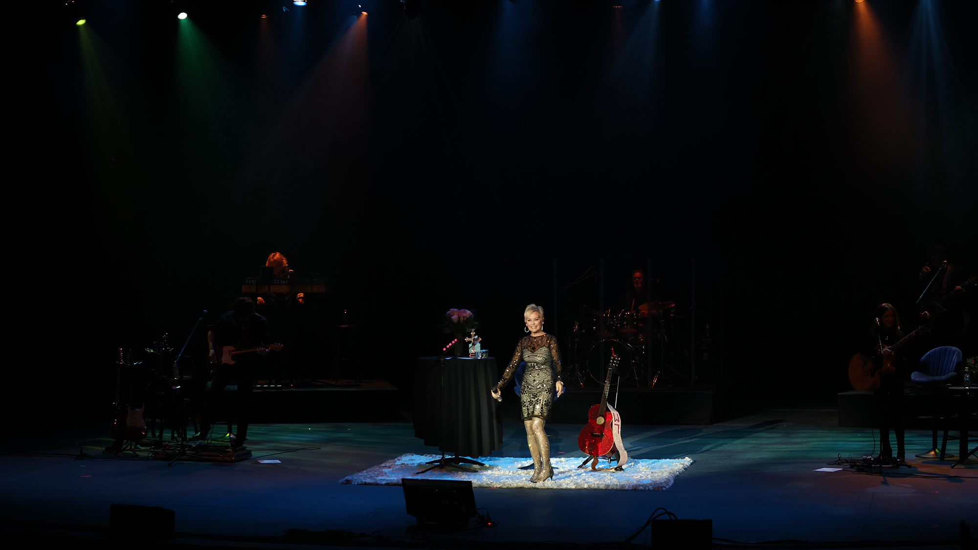 Country singer Laurie Morgan performing on the GPAC stage.