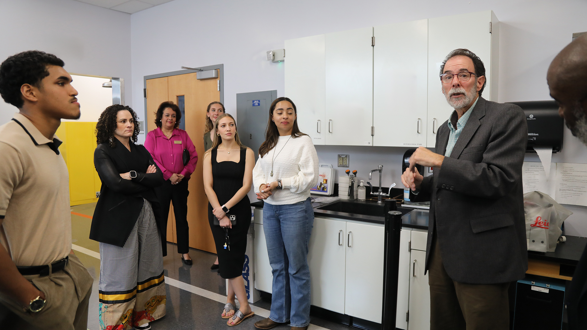 Wake Forest School of Medicine faculty tour Dr. Ben Bahr’s&nbsp;Alzheimer's Disease Research Lab