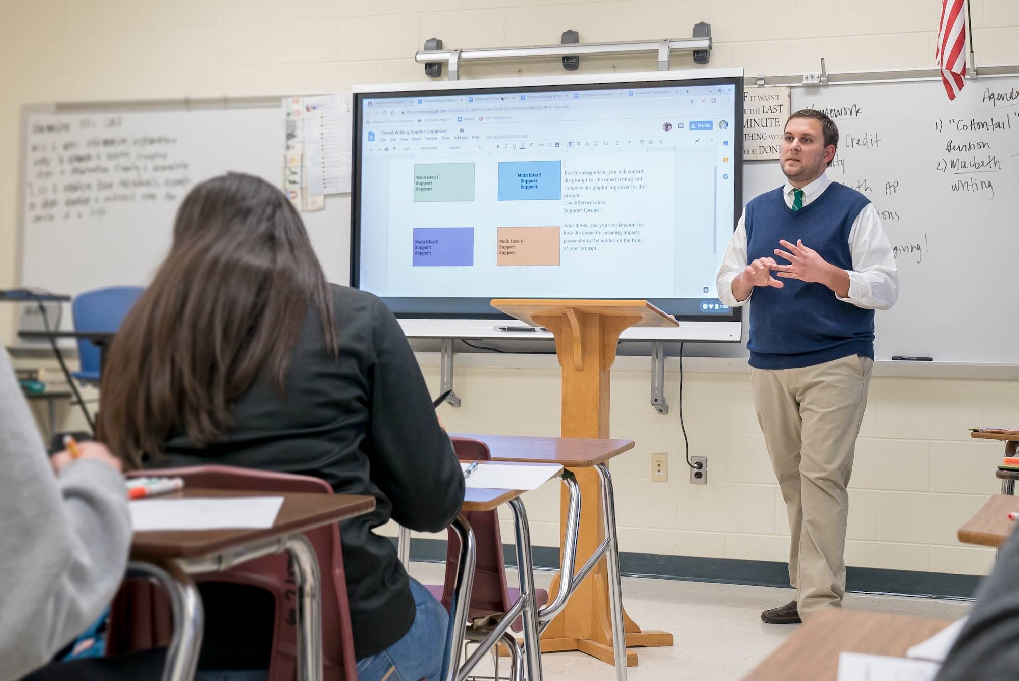 teacher teaching an english class