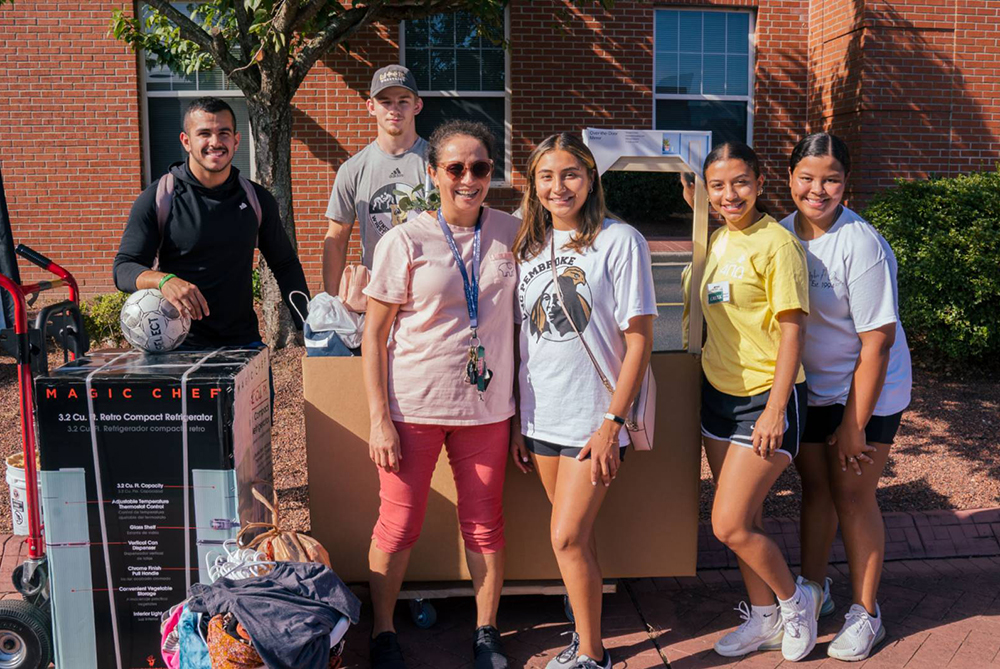 Freshman with family on move in day