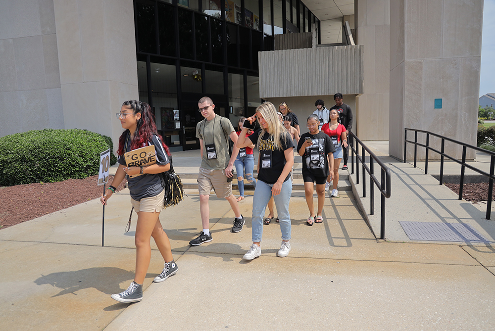 UNCP students at Orientation walking