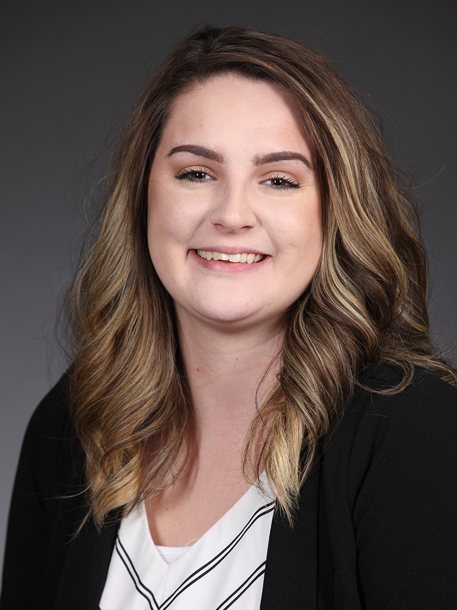 Paige Schlyer, headshot