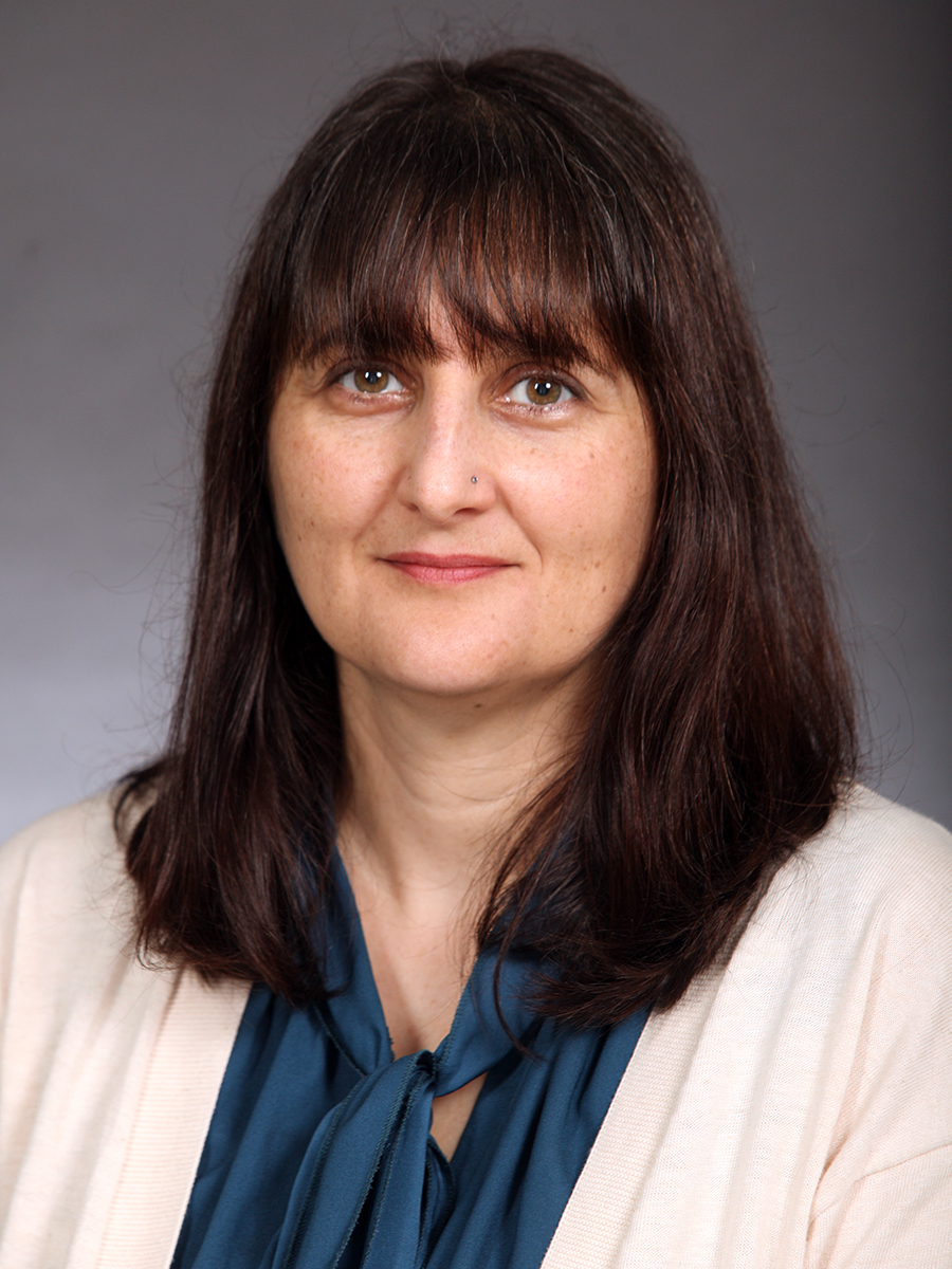 Silvia Smith, headshot