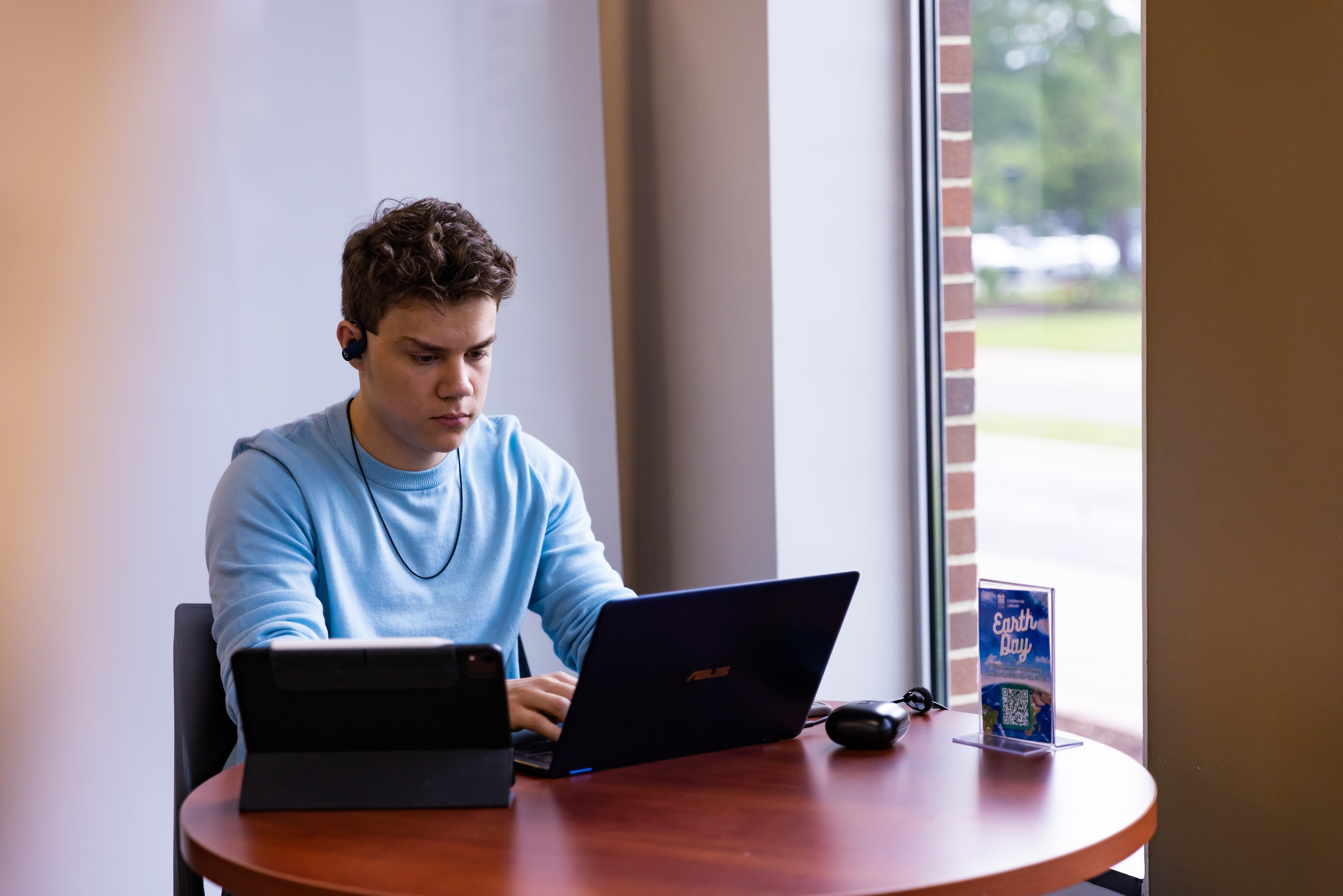 guy at laptop UNCP